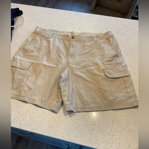 Columbia. Men’s cargo pocket short.